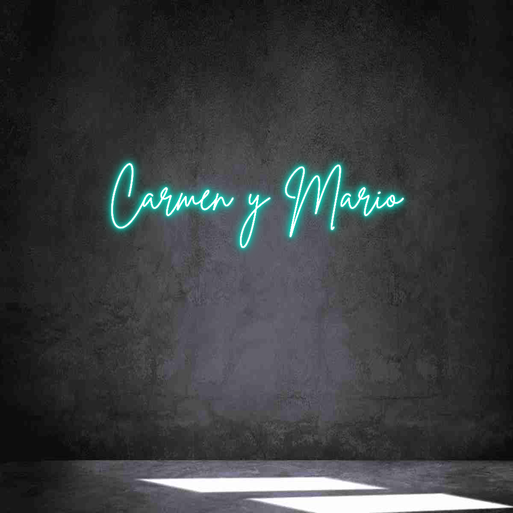 Neon personalizado: Carmen y Mario