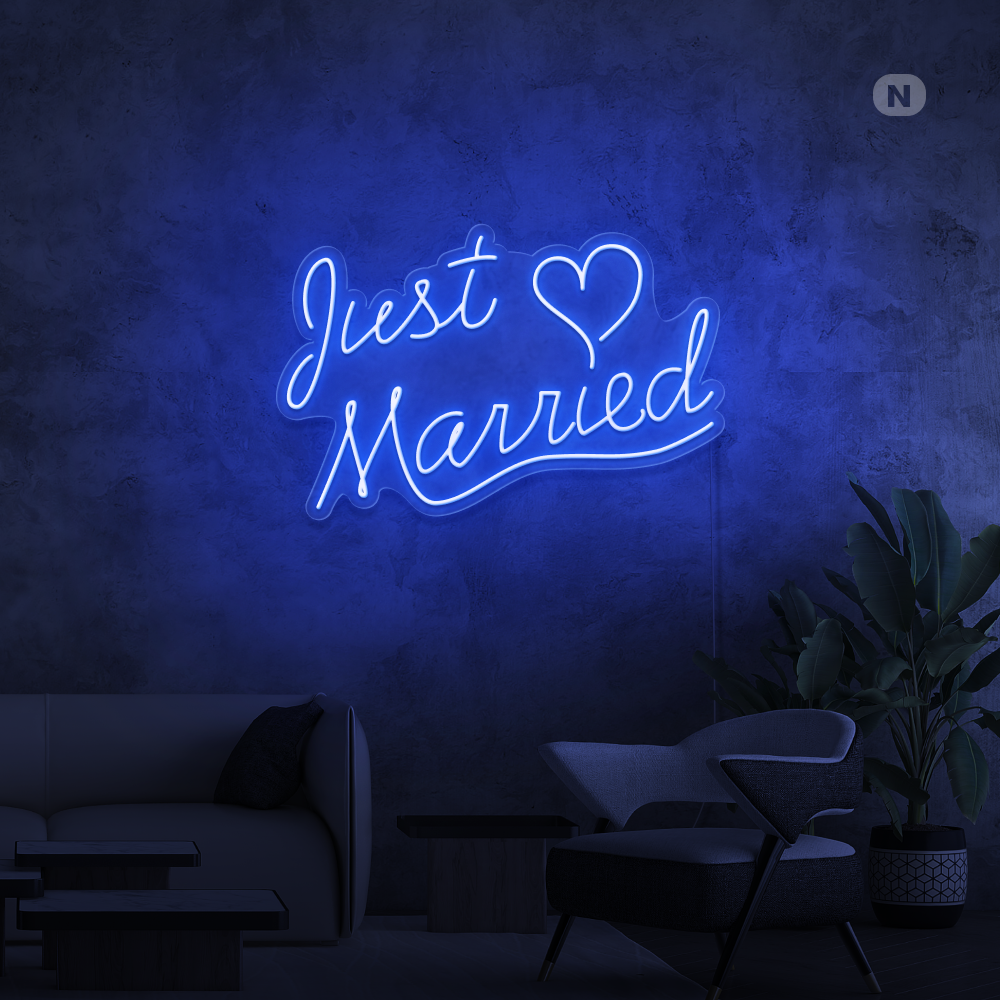 Cartel neon Just Married