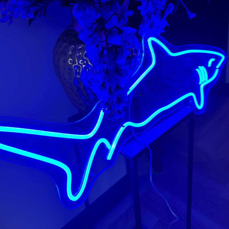 Cartel neon Tiburón