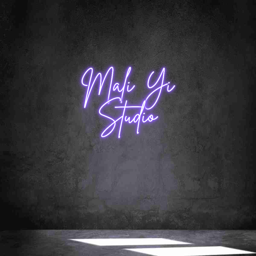 Neon personalizado: Mali Yi
Studio