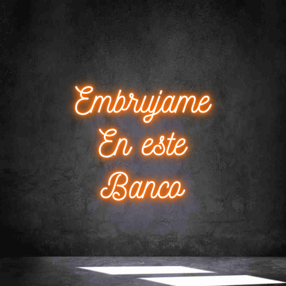 Neon personalizado: Embrujame
En...