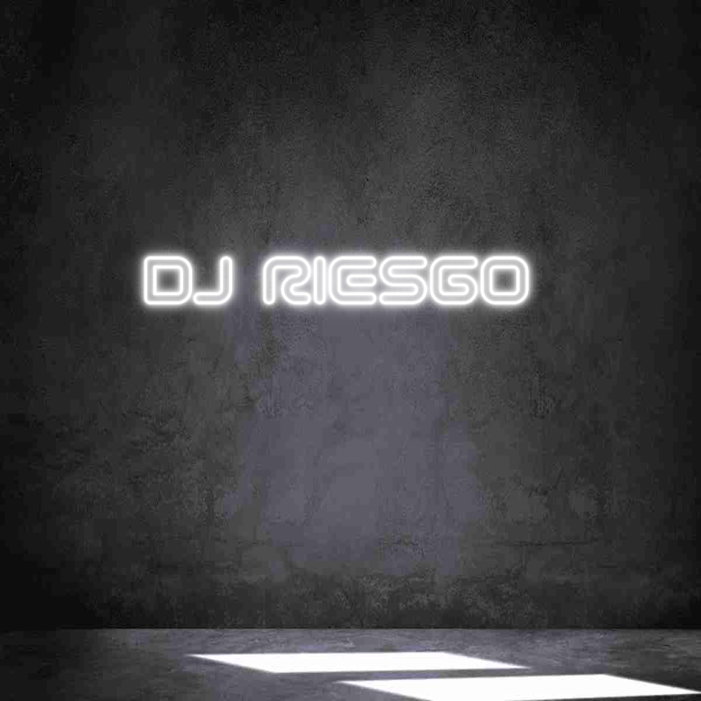 Neon personalizado: DJ RIESGO